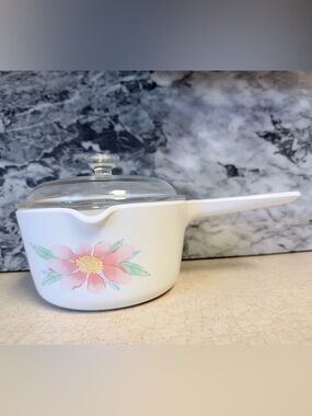 Vintage Corningware pink peony sauce pan with spout 1L Pyrex lid, discontinued